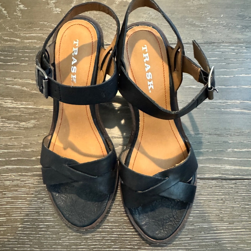 Trask Women's Elegant Black Sandals